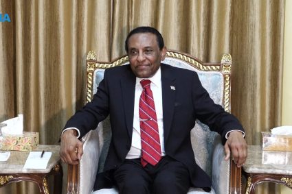Soudan : Le Premier ministre Kamil Idriss appelle à cesser l’envoi de mercenaires colombiens